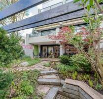 FIRSTPLACE - Ihr grünes Refugium: 4-Zi-Gartenwohnung mit Charme in Putzbrunn