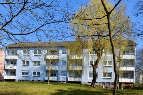 Solinger Straße 10 - Offene Balkone mit Ausblick auf Garten und Natur - Ihr neues Zuhause: Freundliche 3-Zimmer-Erdgeschosswohnung in Korbach