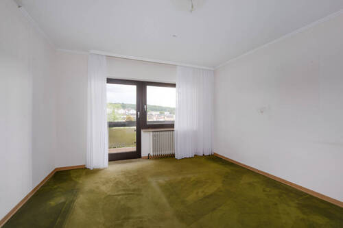 Zimmer EG - geräumt - 