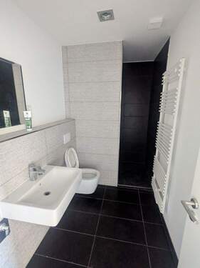 Bad - 9 Zimmer Büro zur Miete in Eisenberg