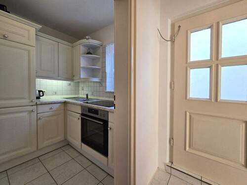 Küche und Eingang ELW - 