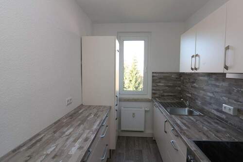 Beispiel Küche - Vorsicht heiße Töpfe...3-RW mit Einbauküche u. Wanne!!!