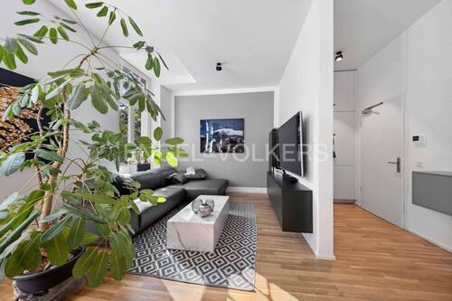 Wohnzimmer und Eingangsbereich - Etagenwohnung mit 91,70 m² in Hamburg zum Kaufen