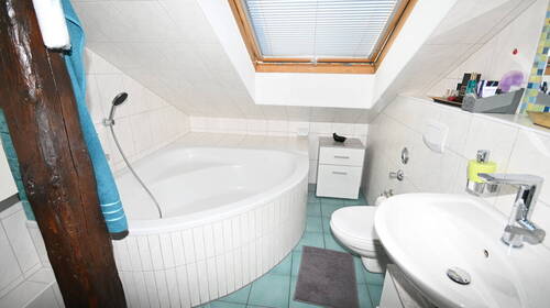 Bad Nr. 1 mit Badewanne - 