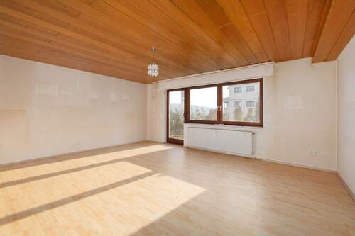 Wohnzimmer - Großzügige 2-Zimmer-Wohnung mit sonniger Terrasse in ruhiger Lage!