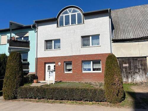 Hausansicht - Reihenhaus in Teterow - 249.000,00 EUR Kaufpreis, ca.  182,00 m² Wohnfläche