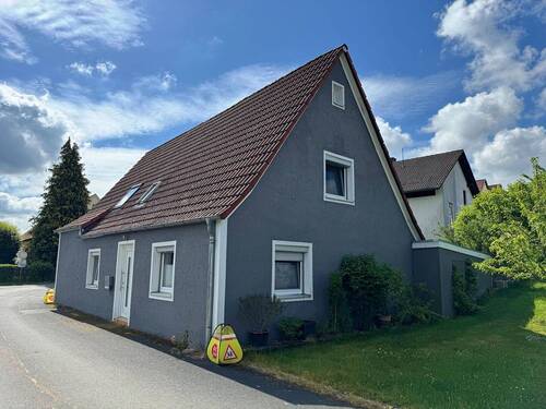Außenansicht nordwest - 4 Zimmer Einfamilienhaus in Weisendorf
