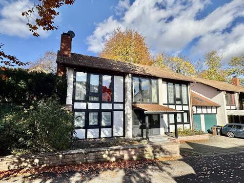 Außenansicht - KL-Nähe Japanischer Garten - Wohnhaus mit sonnigem Garten, Garage & Einliegerwohnung in bester Lage