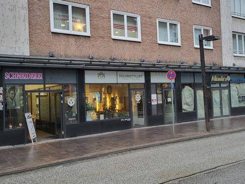 Objektansicht - Friseursalon (ca. 124 m²) mit ca. 4 m Fensterfront in 23552 LübeckCity - KönigstraßeHaerder-Center