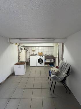EG Laden div. Raum - 