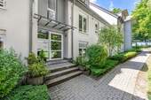 Hausansicht - Modernes Wohnglück in Sprockhövel: Stilvolle 3-Zimmer-Eigentumswohnung mit sonnigem Balkon