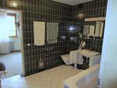 Bad mit Wanne - 