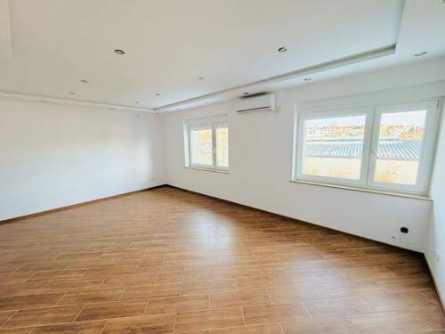 Büro 1 - 4 Zimmer Büro zur Miete in Döbeln