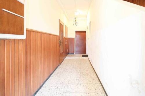 03 Hausflur - 1 Zimmer Mehrfamilienhaus, Wohnhaus in Paderborn