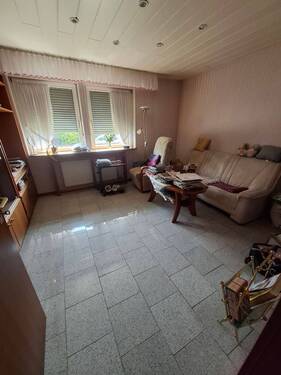 2. Zimmer im EG - Mehrfamilienhaus, Wohnhaus mit 182,00 m² in Moers zum Kaufen