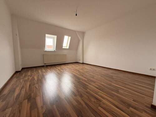 Wohnzimmer - 2 Zimmer Etagenwohnung zur Miete in Zwickau