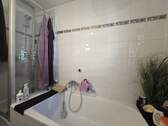 Badezimmer mit Dusche - 