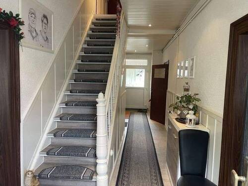 Hausflur im EG (2) - 
