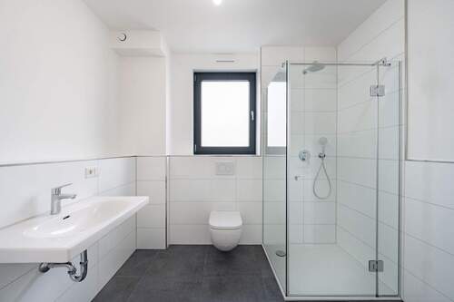 Beispielfotos aus Wohnungen im selben Haus - 