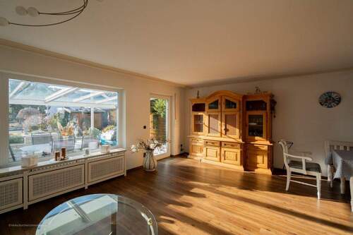 Wohnzimmer - 5 Zimmer Reihenendhaus zum Kaufen in Taufkirchen