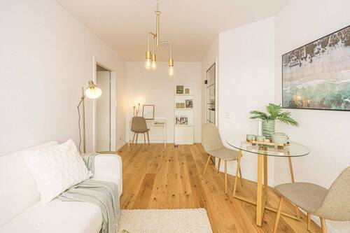 Bild 1 - Bezugsfrei und frisch renoviert! Traumhaftes Apartment am Rosental