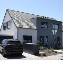 | eigennutzung bzw. einzug zum 01.11.2026! | oder auch schon früher | massiv gebaut mit keller und grundstück | + garage + stellplatz + einbauküche | - Baar-Ebenhausen Ebenhausen Werk