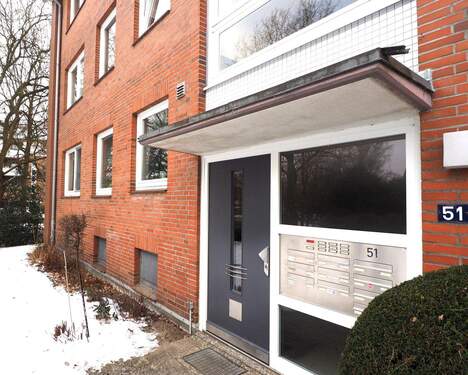 Hauseingang - 2 Zimmer Etagenwohnung zum Kaufen in Hamburg