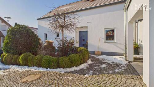 Eingangsbereich - 6 Zimmer Einfamilienhaus zum Kaufen in Essenbach