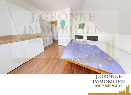 Schlafzimmer- - Frei ab 1.6.2026! Attraktive 3 Zi.-Dachgeschoss-Wohnung in Ideallage