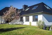 Fenster Büro/Praxis/ELW - Einfamilienhaus mit 280,00 m² in Trittau zum Kaufen