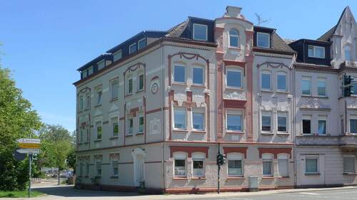 Straßenansicht - Großzügige 4 Zimmer Erdgeschoss-Wohnung 82 m² mit Terrasse in Essen-Kray