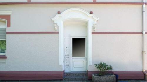 Hauseingang - Etagenwohnung mit 81,30 m&sup2; in Essen zum Kaufen