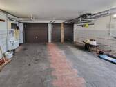 Doppelgarage mit Zugang zum EG - 