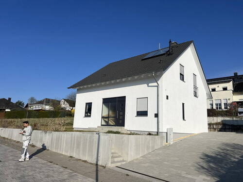 Bild 1 - Neuwertiges EFH in bester Wohnlage