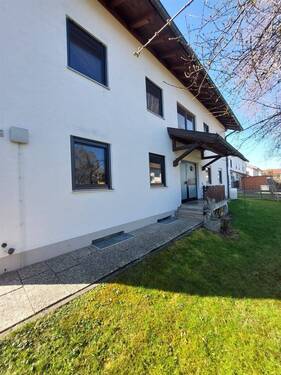 Eingangsseite - 3 Zimmer Etagenwohnung zum Kaufen in Großkarolinenfeld