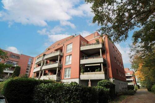 rückseitige Objektansicht - Exklusives Penthouse: Bezugsfreie 3-Zimmerwohnung mit ca. 126 m² u. einer ca. 65 m² Dachterrasse