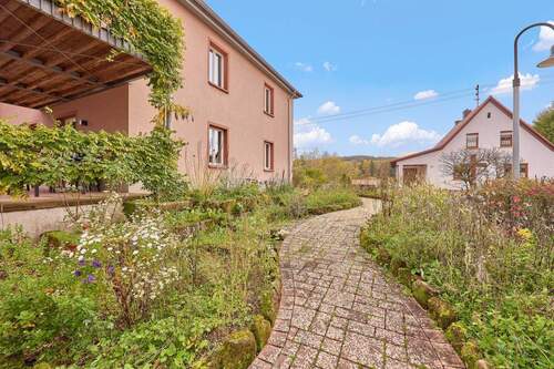 Garten / barrierefreier Zugang - 5 Zimmer Etagenwohnung zum Kaufen in Fischbach bei Dahn