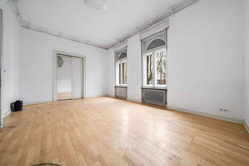 HELLES WOHNZIMMER - 4 Zimmer Etagenwohnung zum Kaufen in Wiesbaden