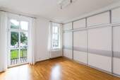 Schlafzimmer nebst Balkon - 