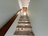 Massiver Treppenaufgang - 