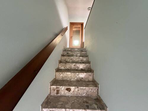 Massiver Treppenaufgang - 
