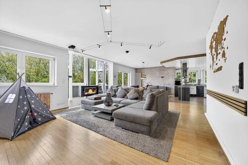 Wohnzimmer mit Kamin - 