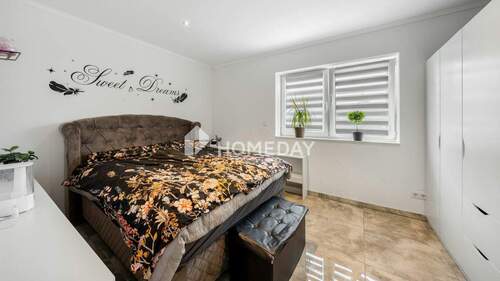 1. OG Elternschlafzimmer 1 - 