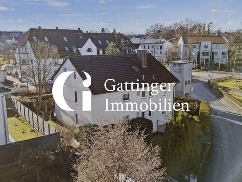 Bild 1 - Großzügiges Zweifamilienhaus - eine Wohnung sogar bezugsfrei