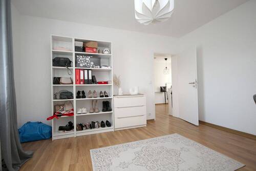 Schlafzimmer_groß_03.JPG - 