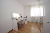 Schlafzimmer_klein_03.JPG - 
