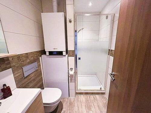 Duschbad mit 2. WC.jpg - 