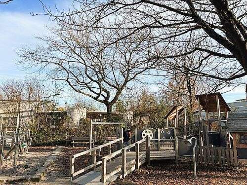 Spielplatz um die Ecke.jpg - 