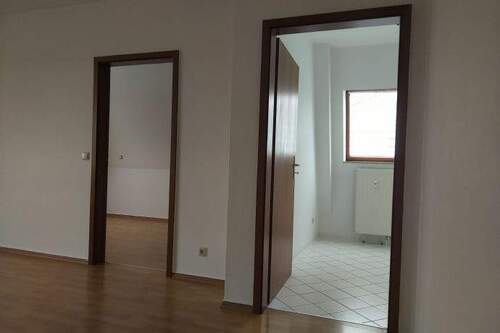 Zugänge von Schlafzimmer und Küche - 2 Zimmer Etagenwohnung in Dresden