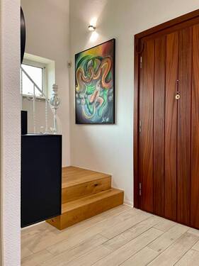 EG Diele mit blick auf Hauseingangstür - 